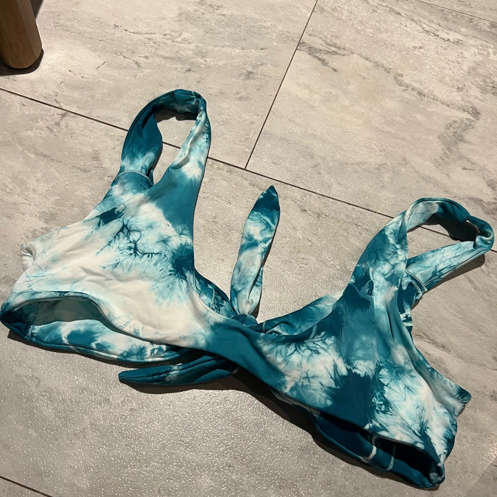 Dipping Daisy’s High Waisted Bikini Blue Tie-dye NWT